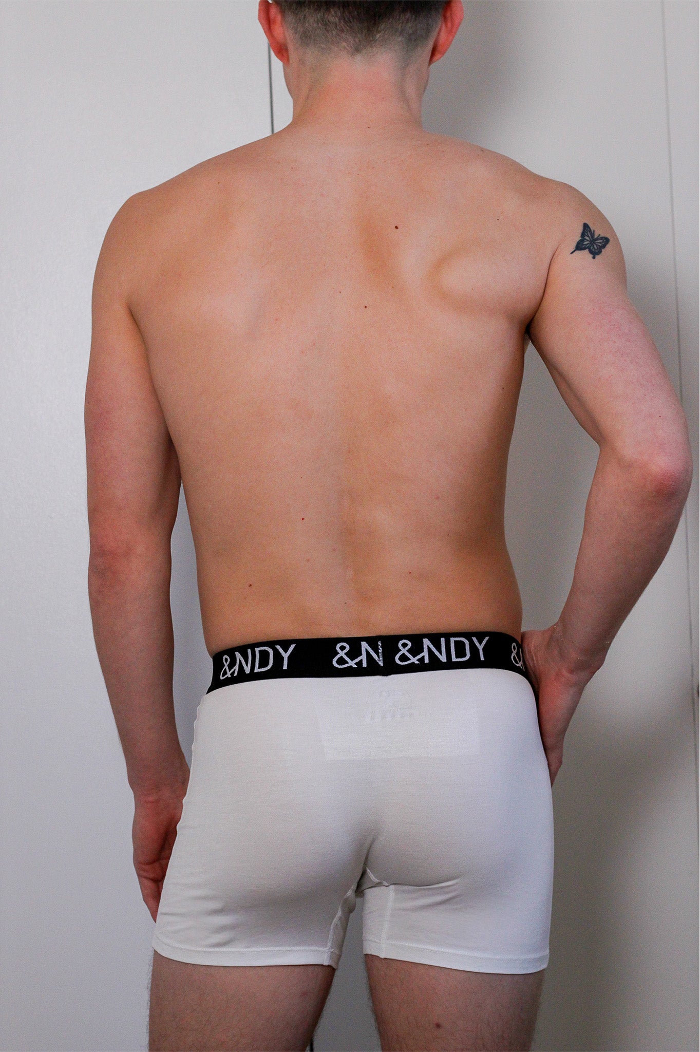 Man wearing Andy boxer briefs.